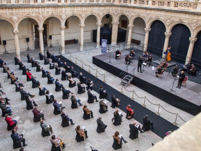Casi 200 personas aplaudieron el Stabat Mater en el claustro de Santo Domingo