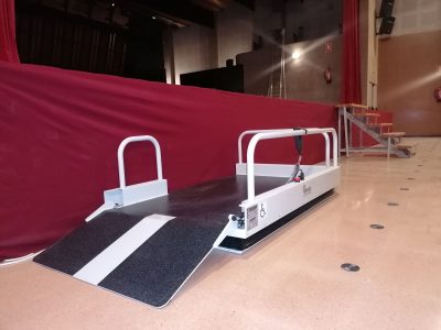 Rafal adapta el Auditorio Municipal a personas con movilidad reducida y problemas de audición