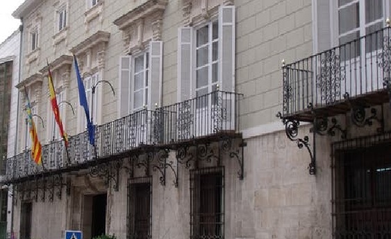 Orihuela aprueba el reglamento que establece los niveles de la administración