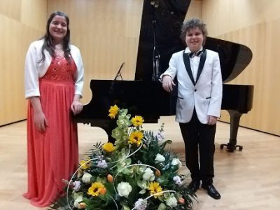 Los jóvenes pianistas oriolanos Carlos y Cristina Aracil triunfan en Viena