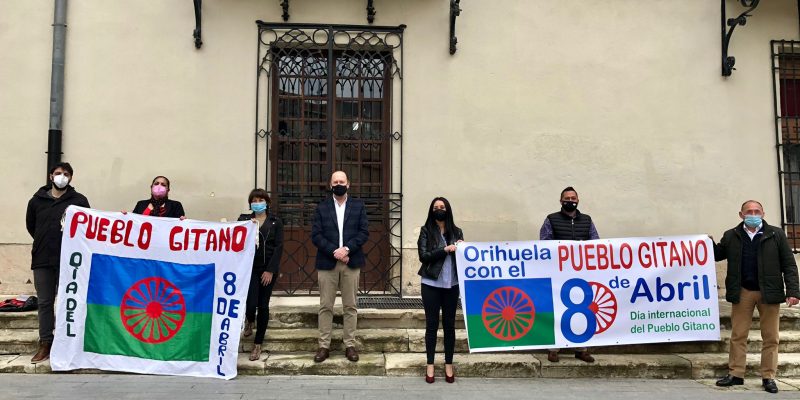 Presentan en Orihuela la Asociación Plataforma Unión Gitana