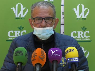 El Orihuela CF prepara con ilusión renovada su partido de Olot