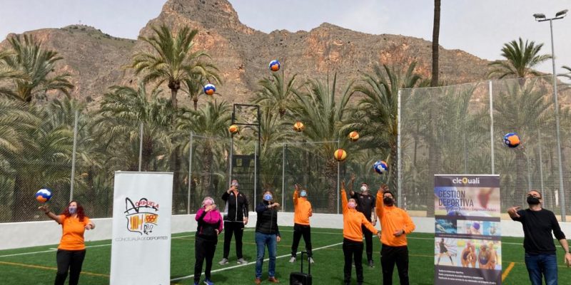 Clequali entrega material deportivo a la concejalía de Deportes