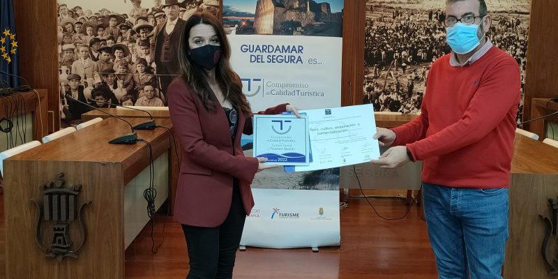 Guardamar del Segura ha entregado los distintivos SICTED