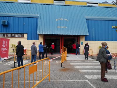 El pabellón de Orihuela presta servicio como punto de vacunación masiva a 18 municipios de la comarca