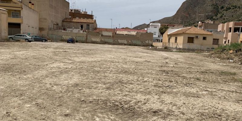 Redován recuerda a los dueños de solares que los mantengan limpios bajo multa