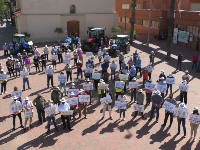 Los regantes se concentran en Los Montesinos en favor del trasvase