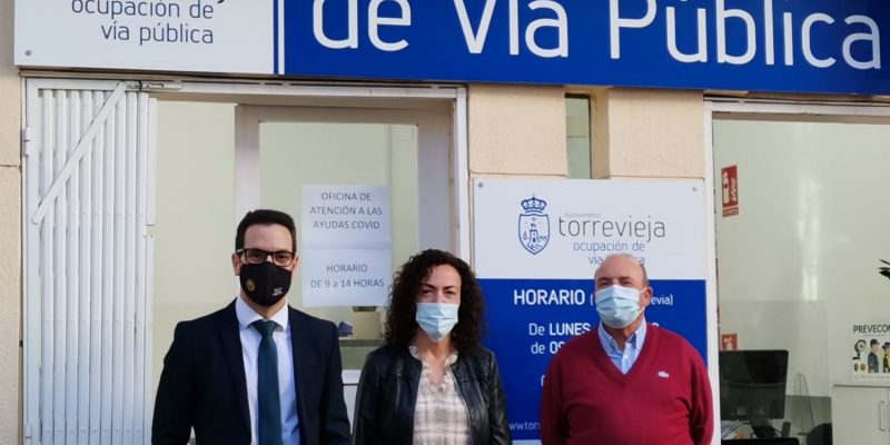El Ayuntamiento de Torrevieja y la AEHTC acuerdan retomar los cortes de calles