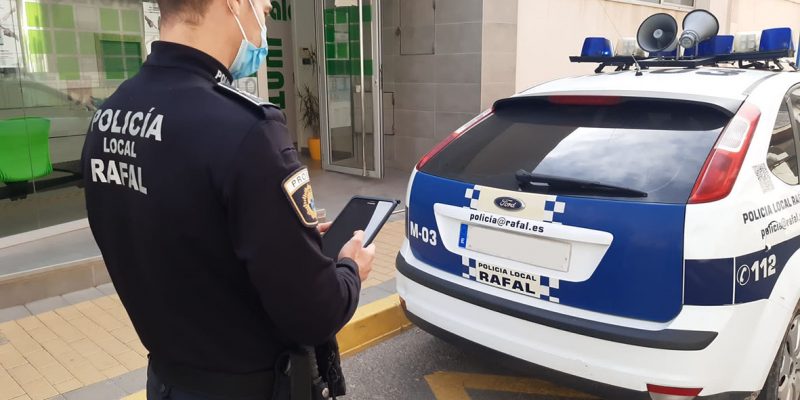 Rafal moderniza el trabajo de la Policía Local con una PDA y una tablet