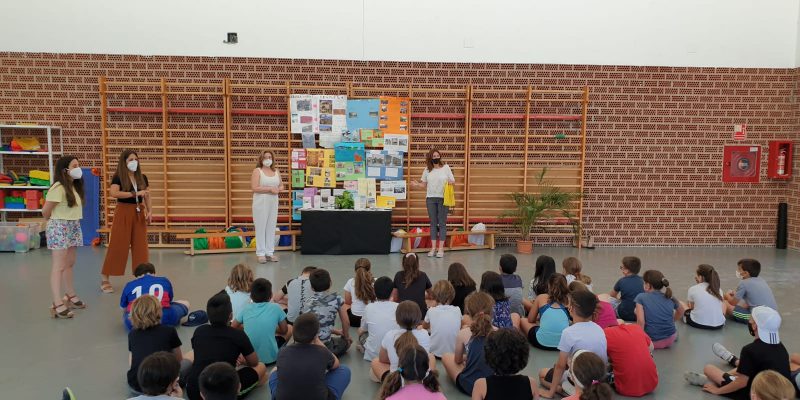 Alumnos del CEIP Miguel Hernández diseñan un folleto turístico de Orihuela