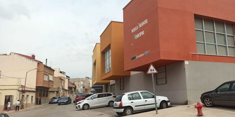 Redován saca a licitación el servicio de la Escuela Infantil