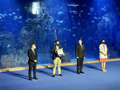 Orihuela recoge sus 11 Banderas Azules en el Oceanografic de Valencia
