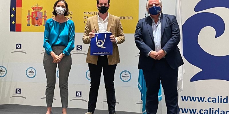 Cinco banderas Q de calidad ondearán en las playas oriolanas