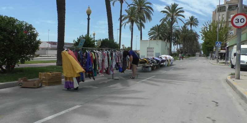 Denuncias vecinales dejan un mercado casi vacío en Orihuela