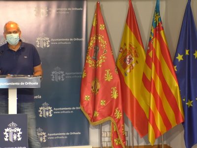 Orihuela presenta la campaña de verano de Deportes con múltiples ofertas