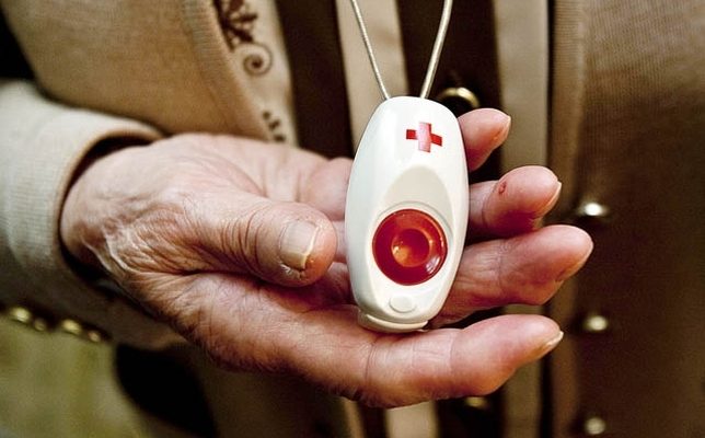 El Ayuntamiento de Cox asume el servicio de teleasistencia para mayores