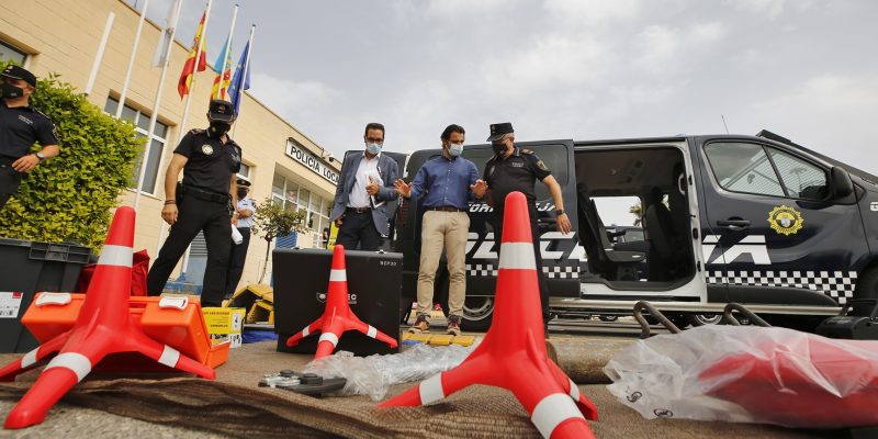 Presentan cuatro nuevos furgones de la Policía Localo de Torrevieja