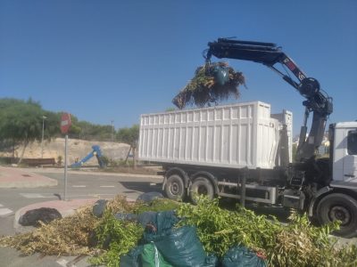 Orihuela prorroga la dotación de caminones para la recogida de podas