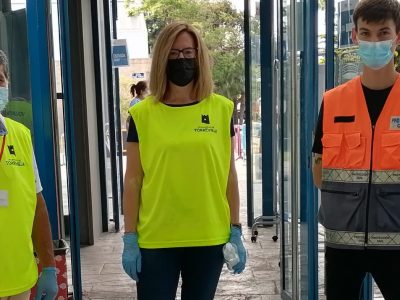 Torrevieja destaca la gran labor del voluntariado del centro de vacunación