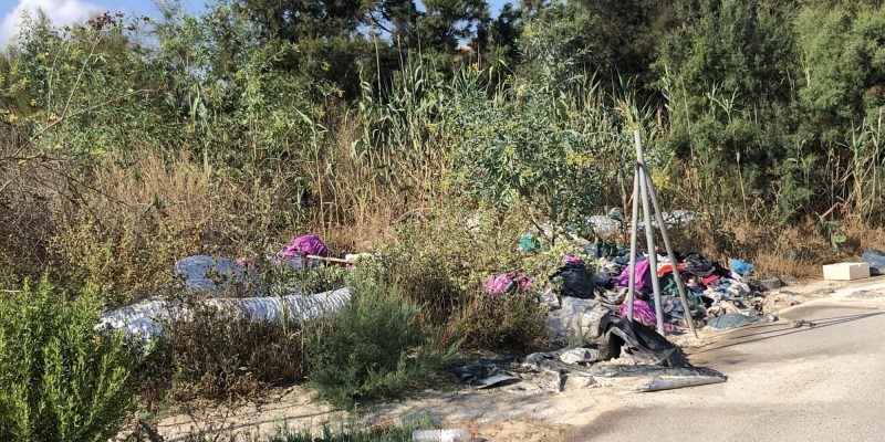 El PSOE de Orihuela denuncia "el pasotismo" ante un vertedero en Hurchillo