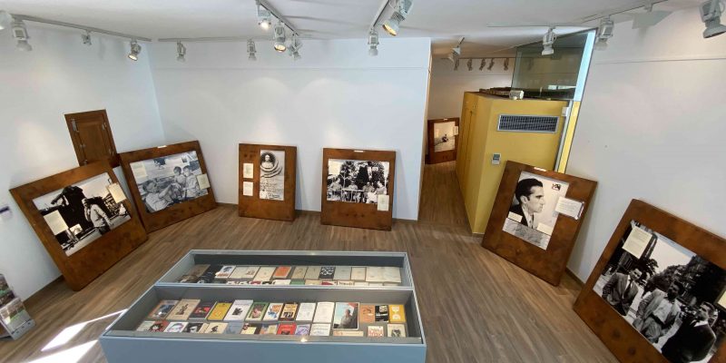Orihuela acoge una visita virtual sobre la exposición del poeta Blas de Otero