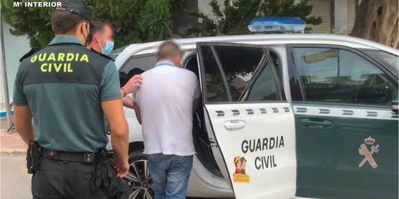 Detienen a un hombre que golpeó a una anciana para robarle el bolso en Callosa