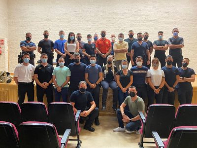 San Isidro concluye con éxito el II Curso de Descargador Eléctrico de Control para policías locales