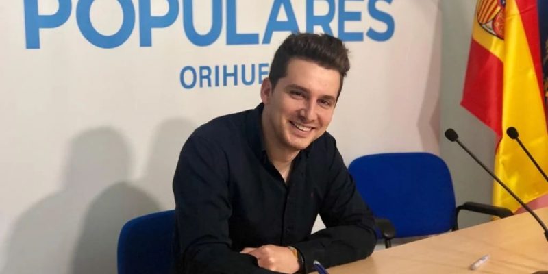 El PP oriolano exige a la Generalitat el abono de las becas universitarias