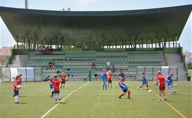 Torrevieja destina 73.000 euros en becas a deportistas locales