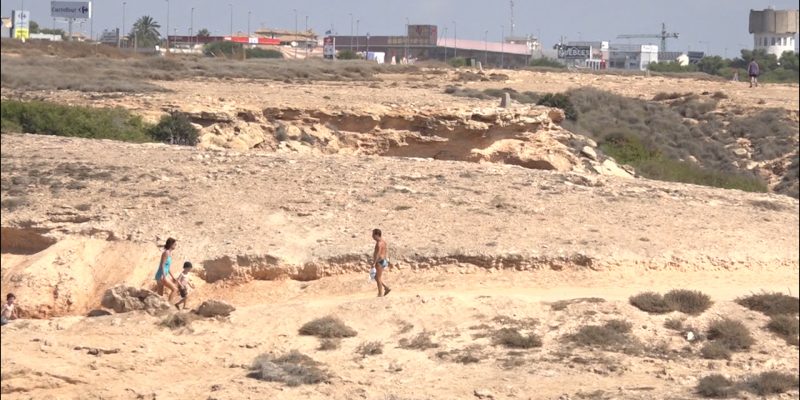 El rechazo a la urbanización de Cala Mosca en Orihuela llega a las Cortes Valencianas