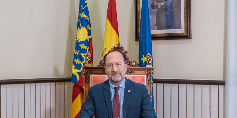 "Y todo sigue igual". Artículo de opinión de Emilio Bascuñana Galiano, alcalde de Orihuela