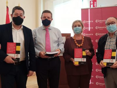 Cámara Orihuela reedita el libro que relata sus 120 años de historia