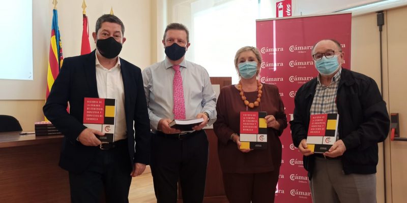 Cámara Orihuela reedita el libro que relata sus 120 años de historia