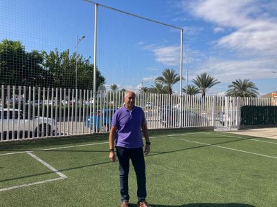 Orihuela repara el vallado perimetral del Centro Deportivo de la Costa