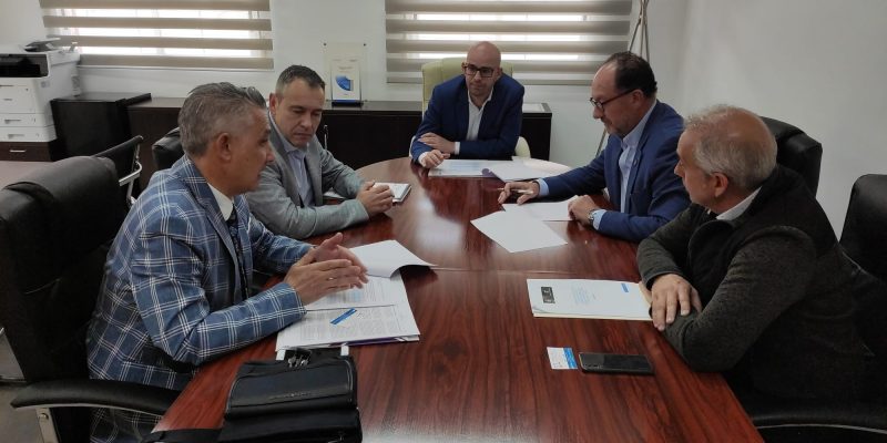 Orihuela firma un convenio para fomentar la modernización del área industrial