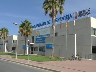 Sanidad prepara la fase final de la integración del Hospital de Torrevieja a la gestión pública