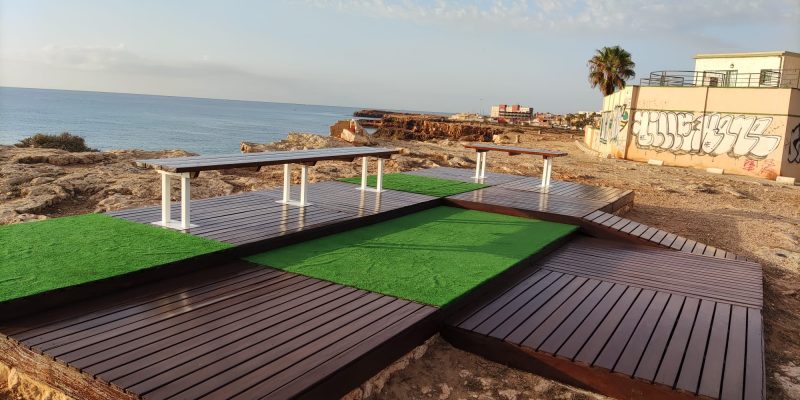 Torrevieja realiza trabajos de restauración en las calas