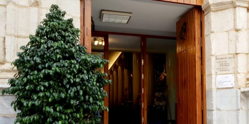 La Red Europea de Semana Santa instala una señalética en el museo de Orihuela