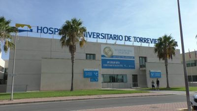 Los Sindicatos del Hospital de Torrevieja denuncian recortes previos a la reversión