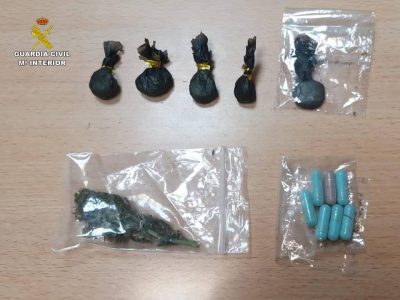 Detienen a una joven cerca de una discoteca en Almoradí por tráfico de drogas