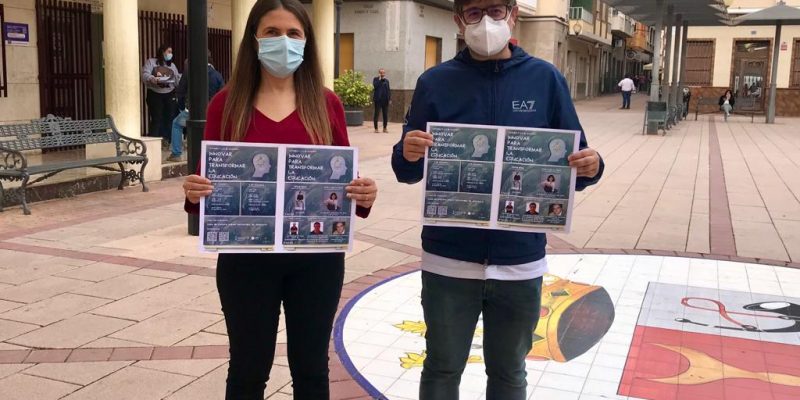 Albatera impulsa la formación del profesorada a través de unas jornadas