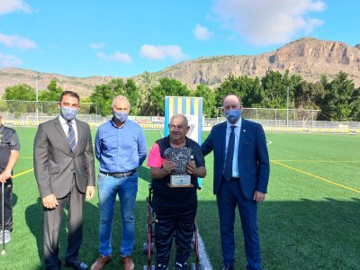 Orihuela rinde homenaje a 'El Polín' y pone su nombre al campo de fútbol de Las Espeñetas