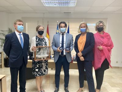 La embajadora de Finlandia en España visita Torrevieja