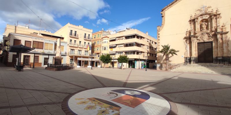 Albatera cambia las luminarias en varias zonas de su casco urbano