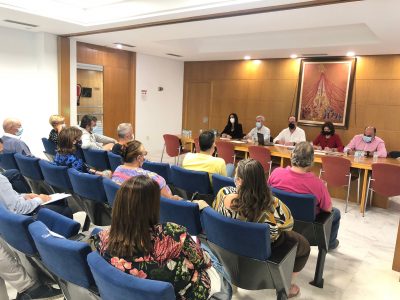 El alcalde de Orihuela se reúne con los vecinos de la costa