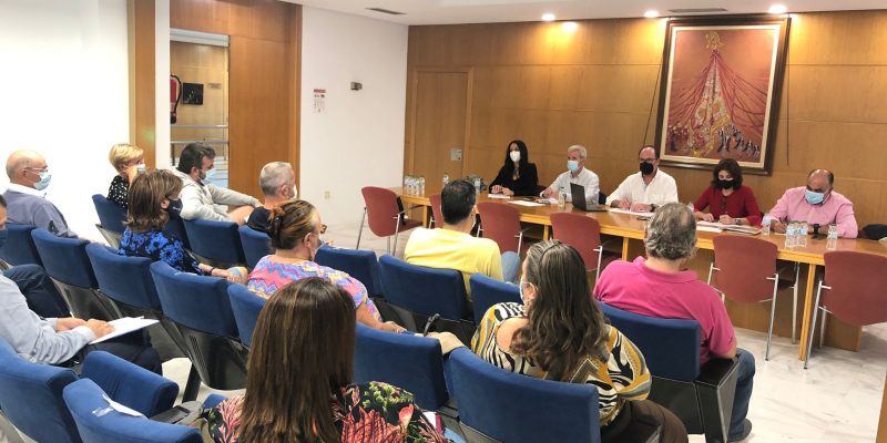 El alcalde de Orihuela se reúne con los vecinos de la costa