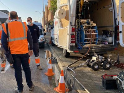 Orihuela incorpora un robot fresador para la reparación de colectores de pluviales