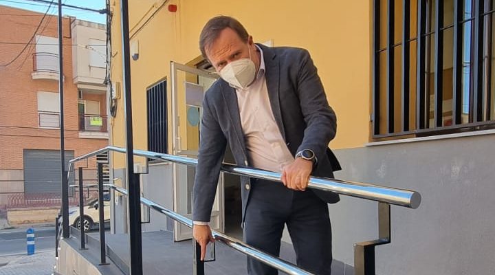 El PSOE oriolano denuncia el abandono en los consultorios de pedanías