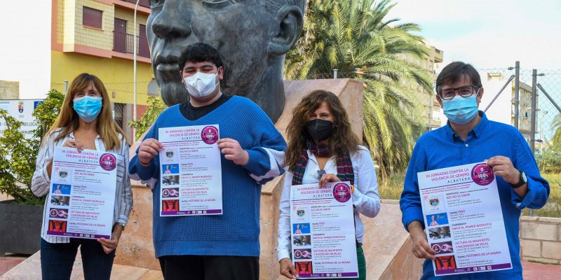 José Antonio Berná, concejal de Igualdad y Servicios Sociales del Ayuntamiento de Albatera y Manuel Soler, actor albaterano que hace unos días debutaba en la serie HIT de TVE, han presentado las VII Jornadas Contra la Violencia de Género que se celebrarán en Albatera durante el mes de noviembre.