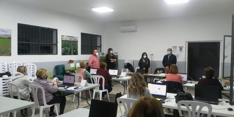 Orihuela programa dos cursos de alfabetización digital en pedanías